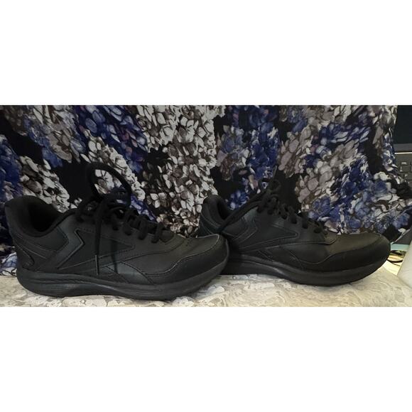Reebok All Black, Gray Logo, Dmx Max Walk Ultra 7 DMX Walking, Size 8 - Picture 2 of 7